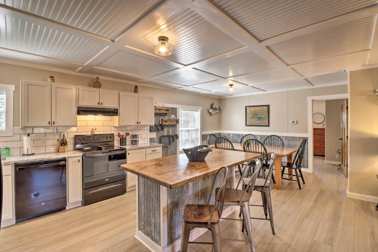 Lakefront Greers Ferry Cabin With Covered Boat Slip! Fairfield Bay Eksteriør billede