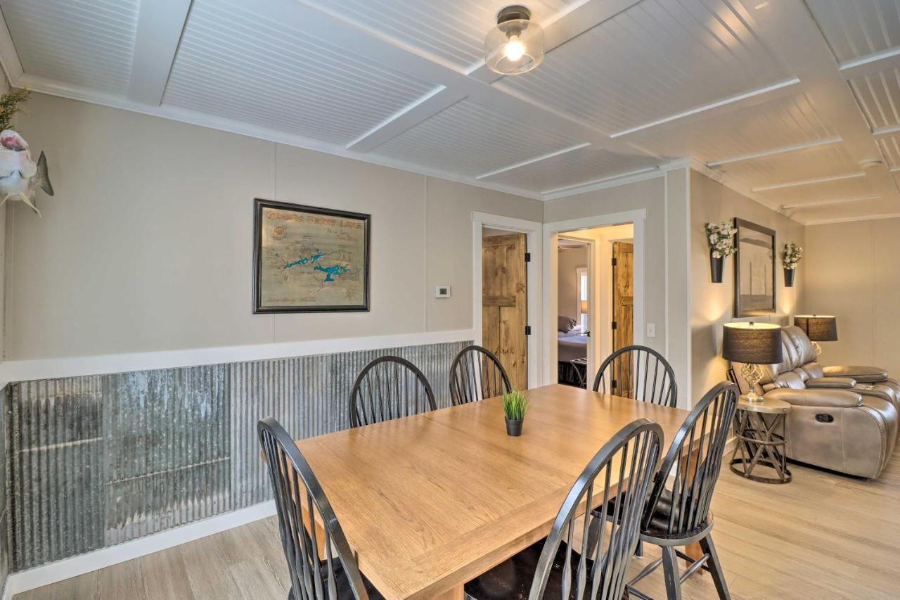 Lakefront Greers Ferry Cabin With Covered Boat Slip! Fairfield Bay Eksteriør billede