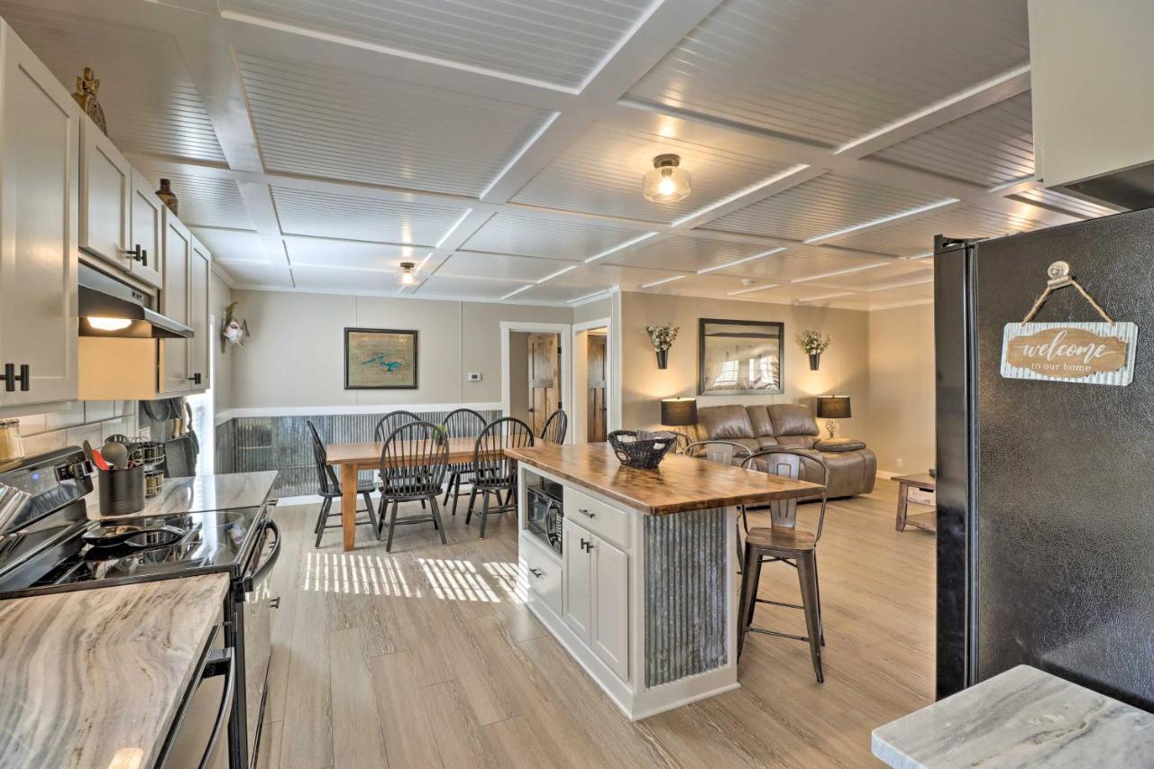 Lakefront Greers Ferry Cabin With Covered Boat Slip! Fairfield Bay Eksteriør billede