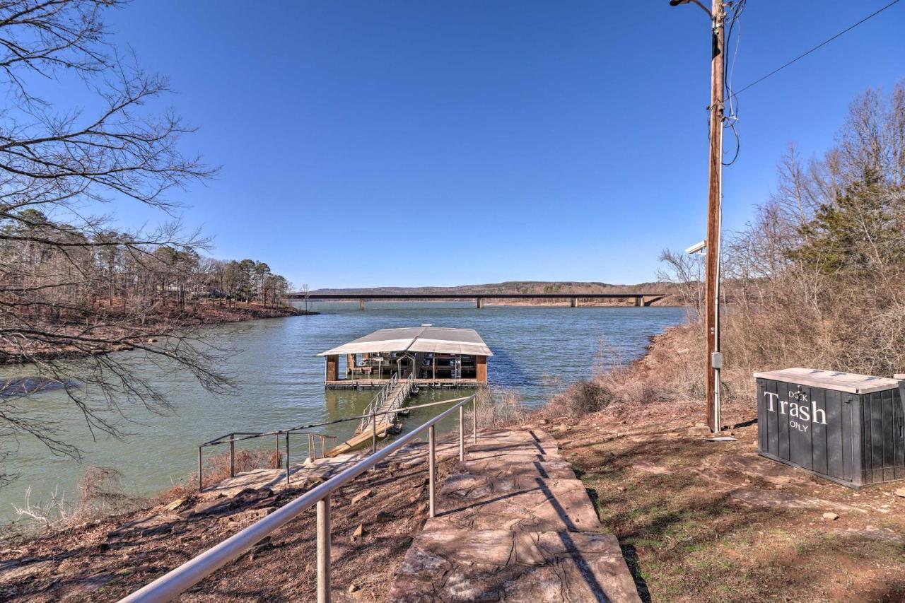 Lakefront Greers Ferry Cabin With Covered Boat Slip! Fairfield Bay Eksteriør billede